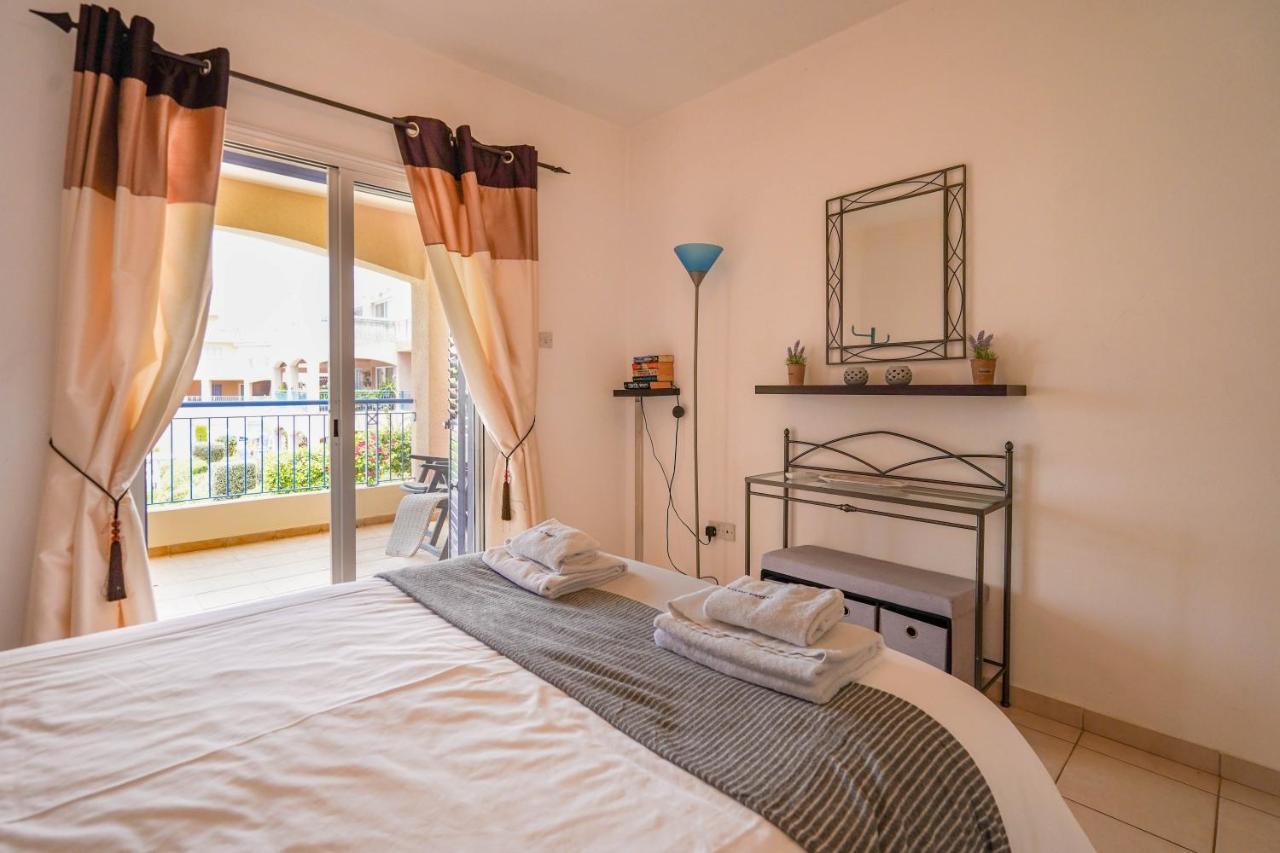 Resitour - Regina Gardens Apartment Paphos Exterior foto
